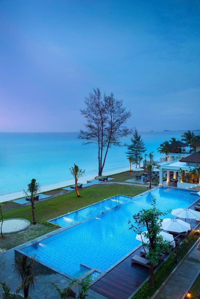 Hotel Santika Premiere Beach Resort Belitung Sijuk Exterior foto