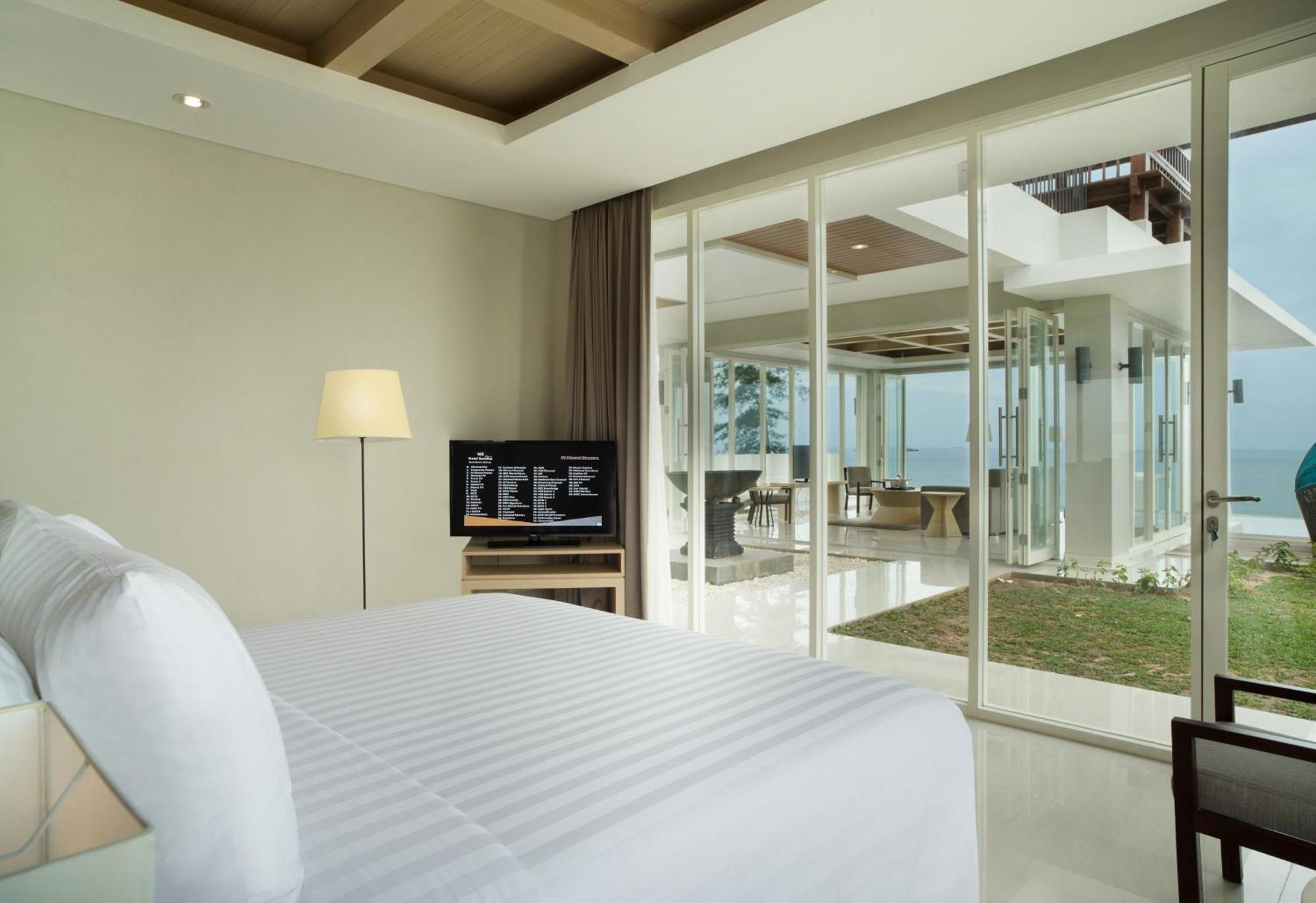 Hotel Santika Premiere Beach Resort Belitung Sijuk Exterior foto