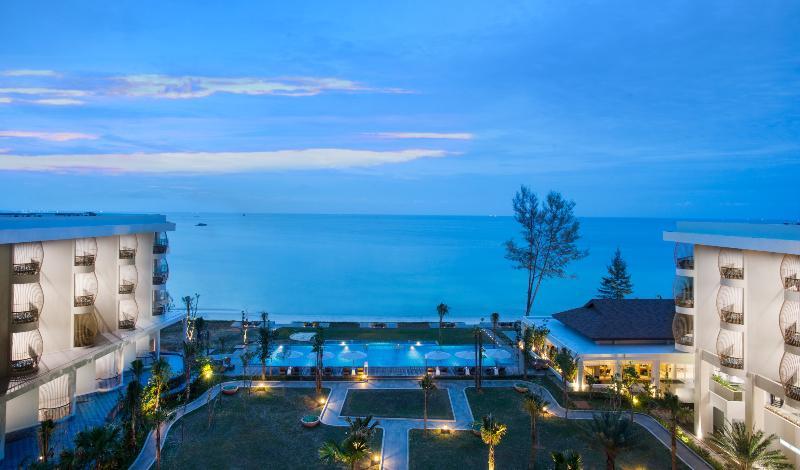 Hotel Santika Premiere Beach Resort Belitung Sijuk Exterior foto